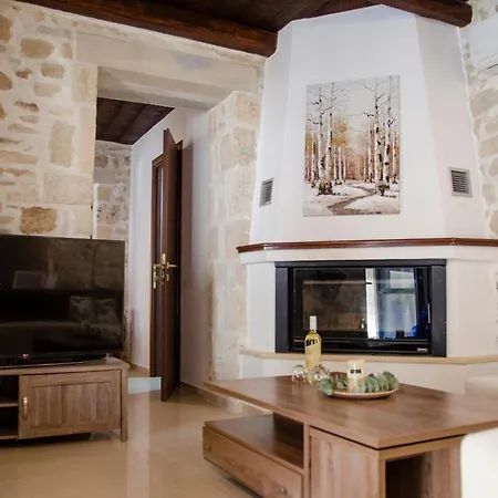 Pyrgou With Shared Swimming Pool *