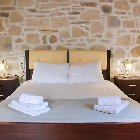 Tatil Evi Pyrgou With Shared Swimming Pool *