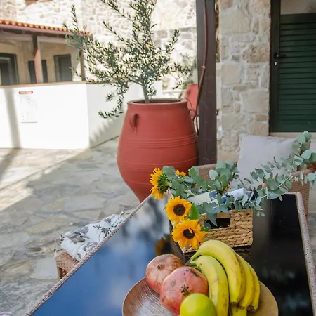 Ferienhaus Pyrgou With Shared Swimming Pool Iraklio