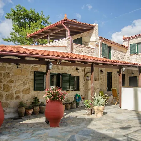 Ferienhaus Pyrgou With Shared Swimming Pool *