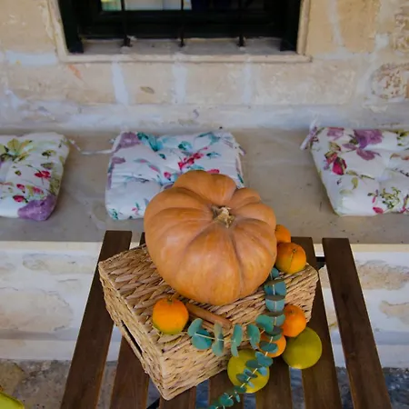 Pyrgou With Shared Swimming Pool Ferienhaus Iraklio