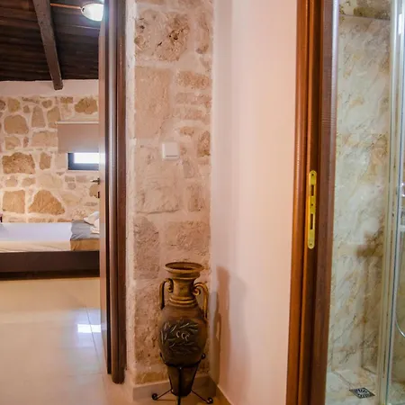 Pyrgou With Shared Swimming Pool Ferienhaus Iraklio
