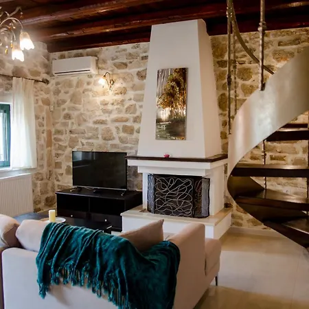 Ferienhaus Pyrgou With Shared Swimming Pool *